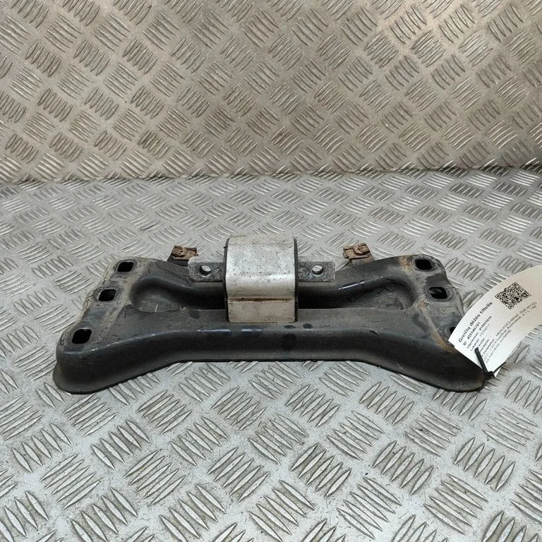 Gearbox mounting bracket – Mercedes-Benz SLK-Class R172 (2011-2017)