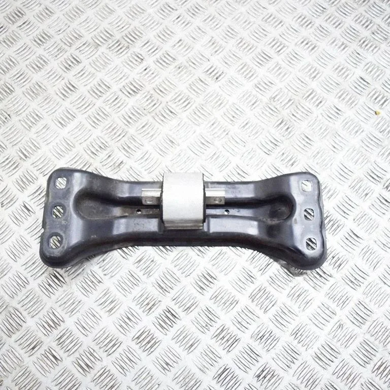Gearbox mounting bracket A2052405300