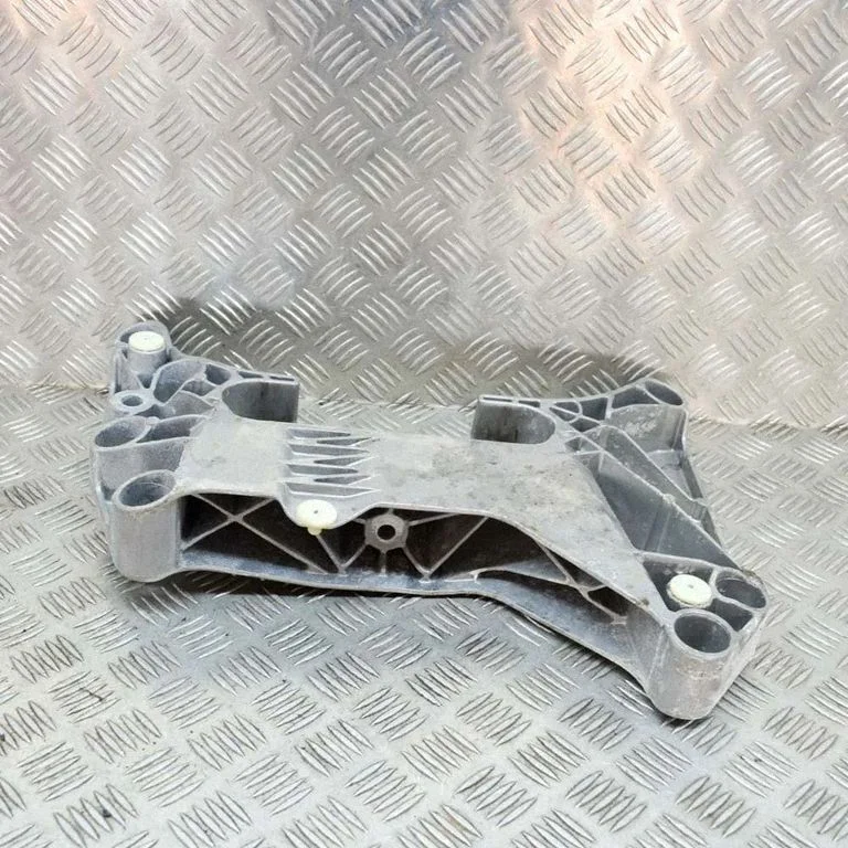 Wspornik skrzyni biegów – BMW Seria 5 G30 G31 G38 (2016-)