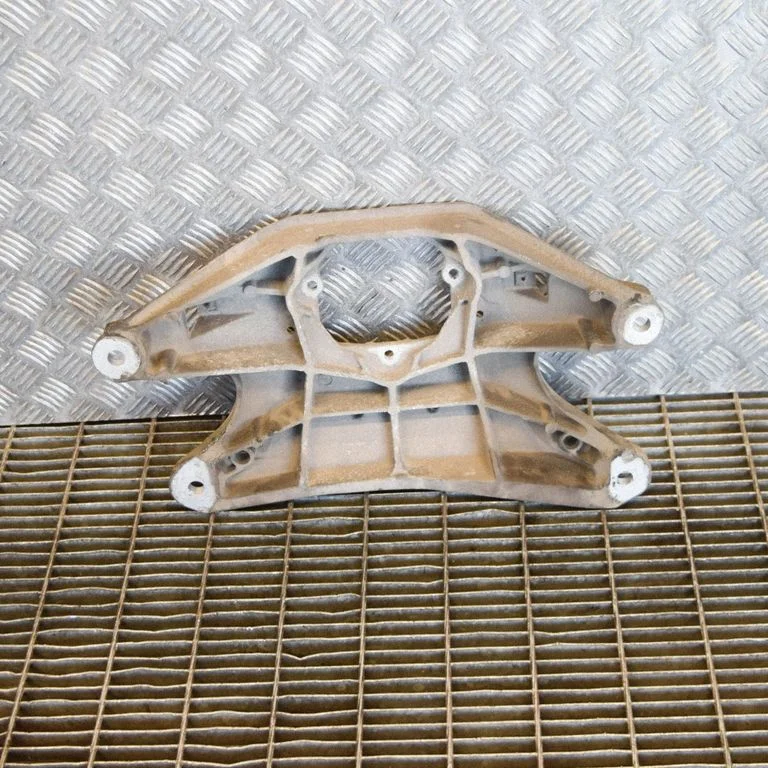 Gearbox mounting bracket – Audi A4 Allroad B8 (2008-2016)