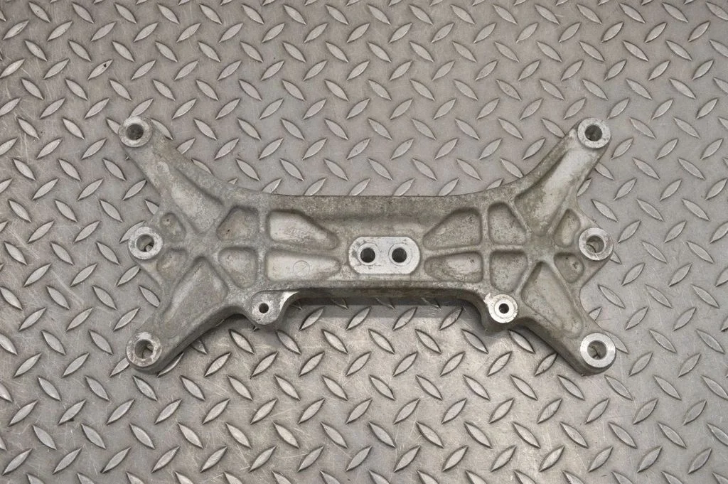Gearbox mounting bracket – Maserati Ghibli (2013-)