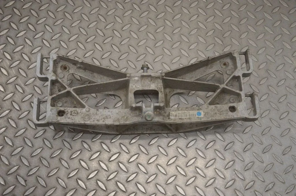 Ātrumkārbas stiprinājuma kronšteins GX736A026MA