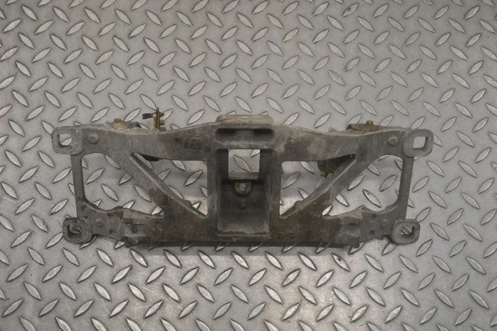 Gearbox mounting bracket 4R835060AC