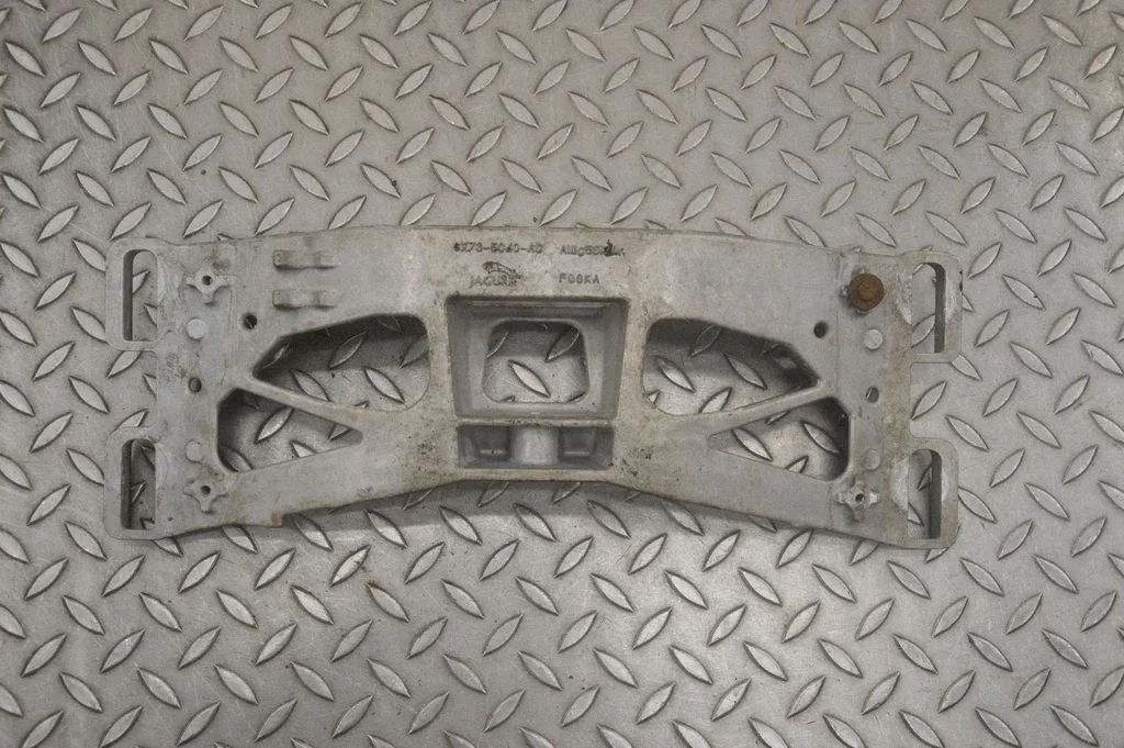 Gearbox mounting bracket GX735060AC