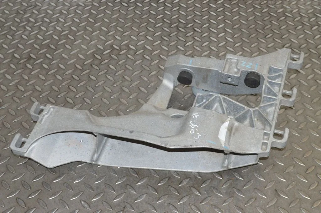 Gearbox mounting bracket – Land Rover Range Rover Evoque L551 (2018-)