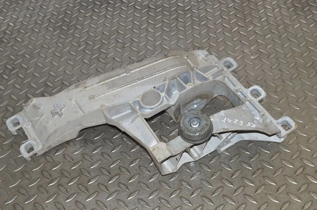 Gearbox mounting bracket – Land Rover Range Rover L405 (2013-2021)