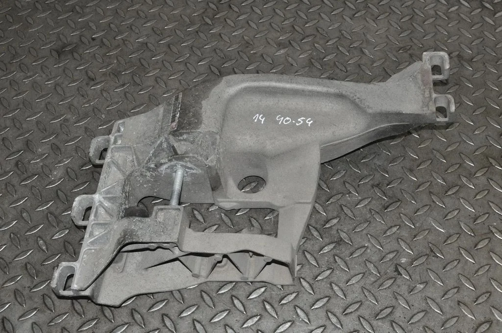Gearbox mounting bracket – Jaguar F-Pace (2016-)
