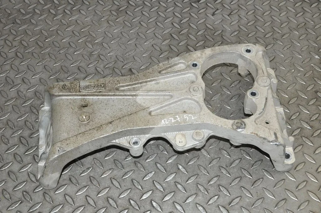 Gearbox mounting bracket 670034898