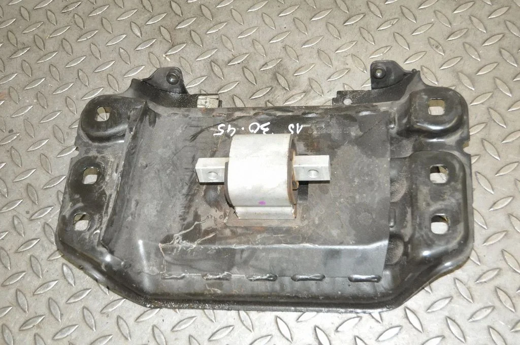 Gearbox mounting bracket A2222402802