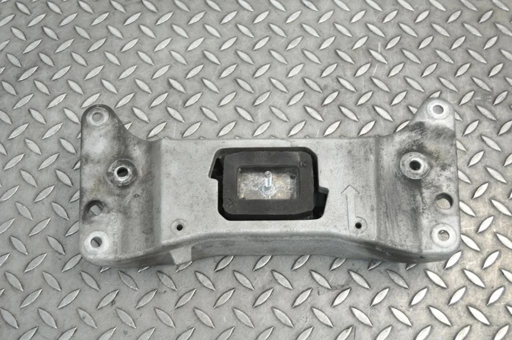 Gearbox mounting bracket – BMW 5 Series F10 F11 (2009-2016)