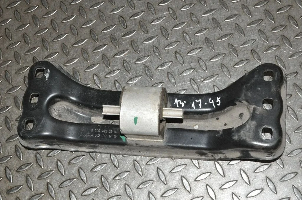 Gearbox mounting bracket A2052420901