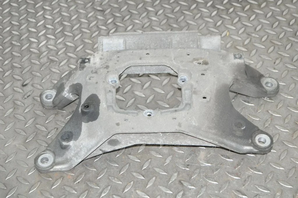 Gearbox mounting bracket – Audi A5 Sportback 8TA (2009-2016)