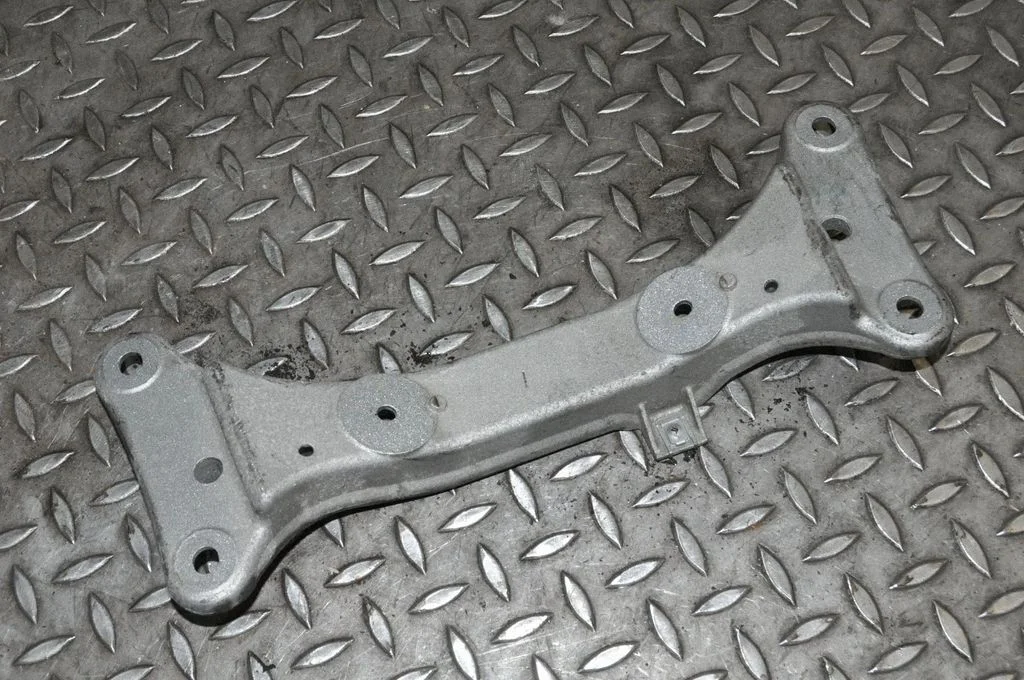 Gearbox mounting bracket – BMW 1 Series E81 E87 (2004-2011)