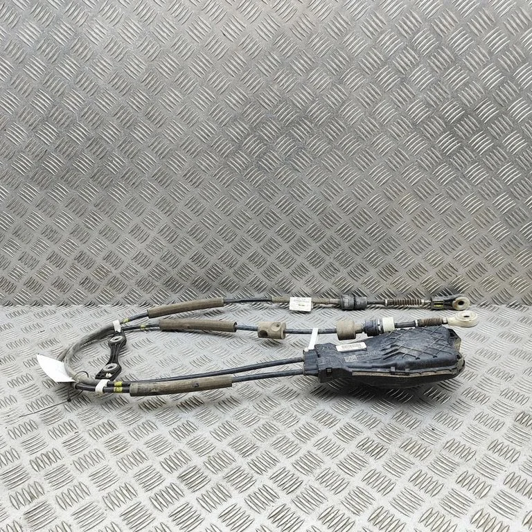 Gear shift cable linkage DB3R7E459DD
