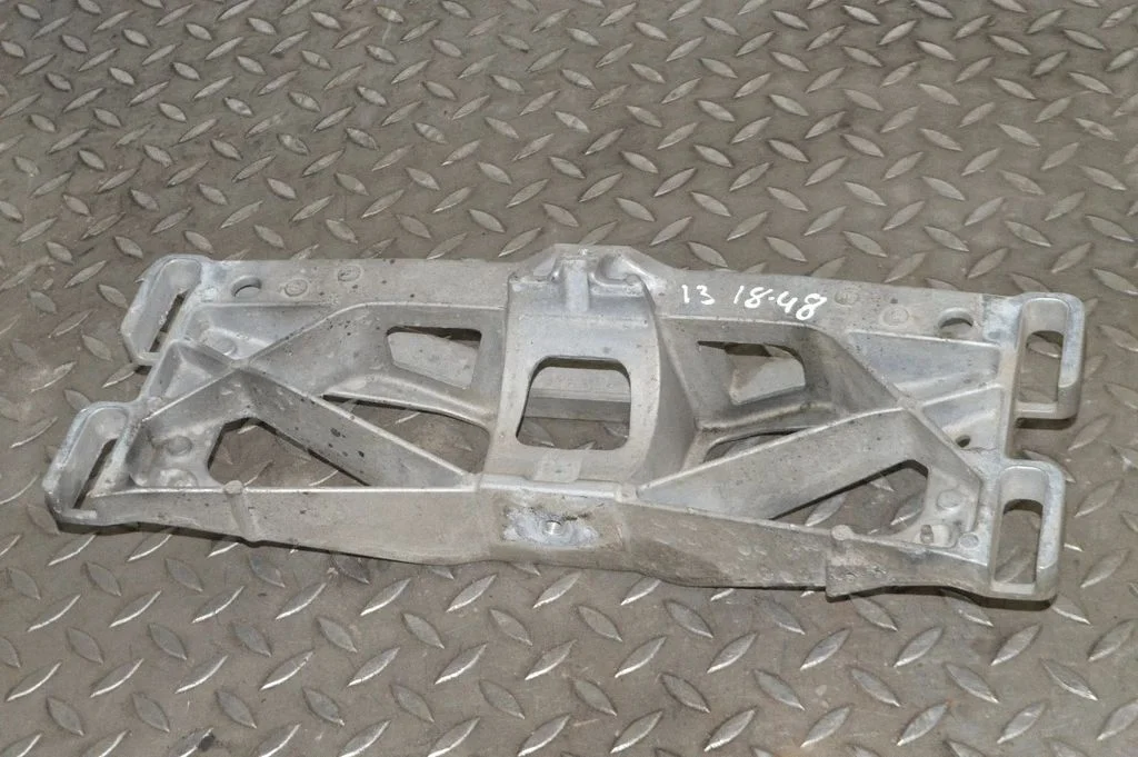 Wspornik skrzyni biegów – Jaguar XE (2015-)