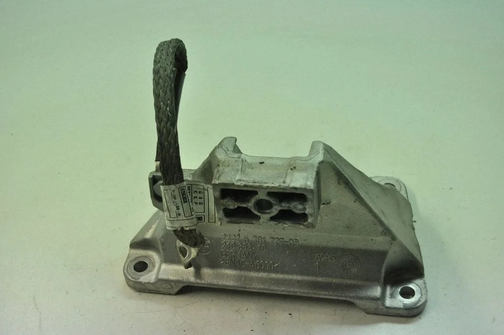Gearbox mounting bracket – BMW 5 Series F10 F11 (2009-2016)