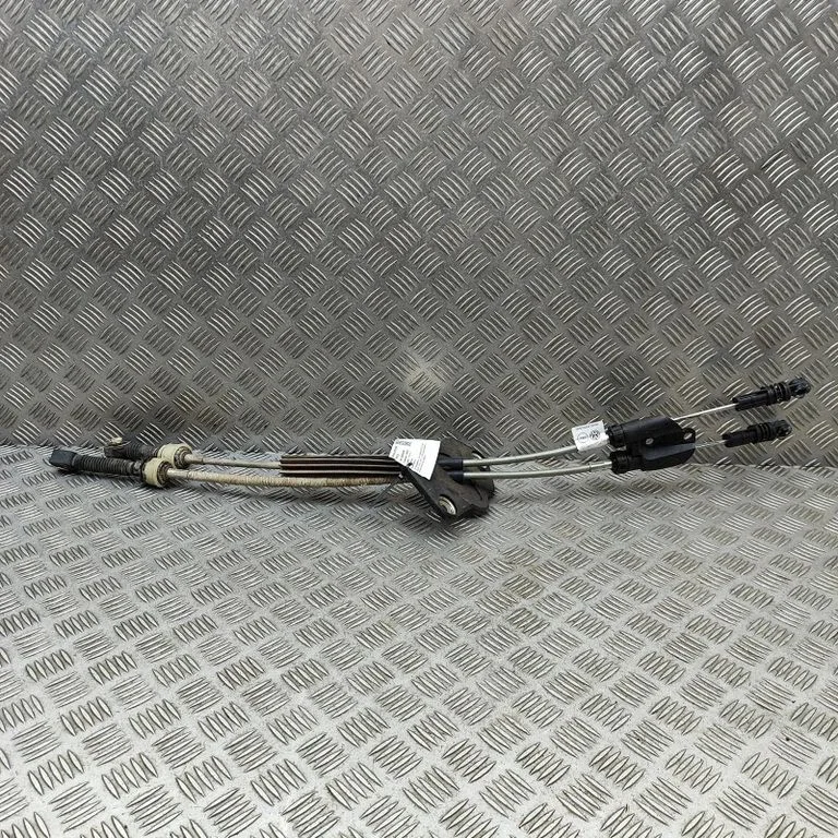 Pārnesumu pārslēgšanas trose 7L1711877B