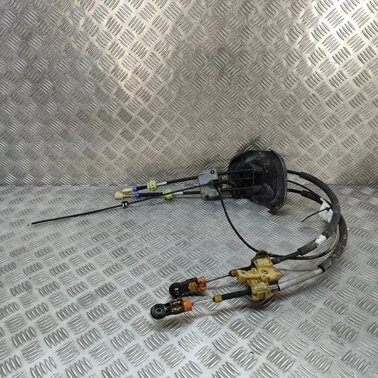 Gear shift cable linkage