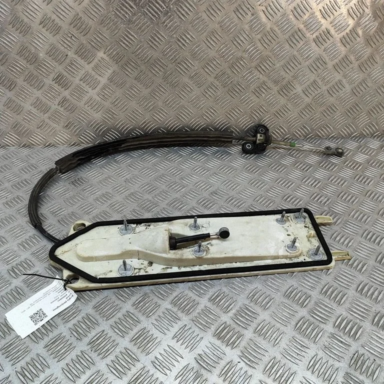 Gear shift cable linkage – Volkswagen e-Golf (2014-)