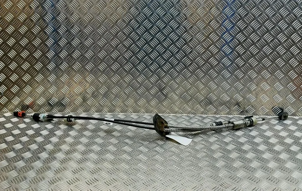 Gear shift cable linkage KK2R7E395HD