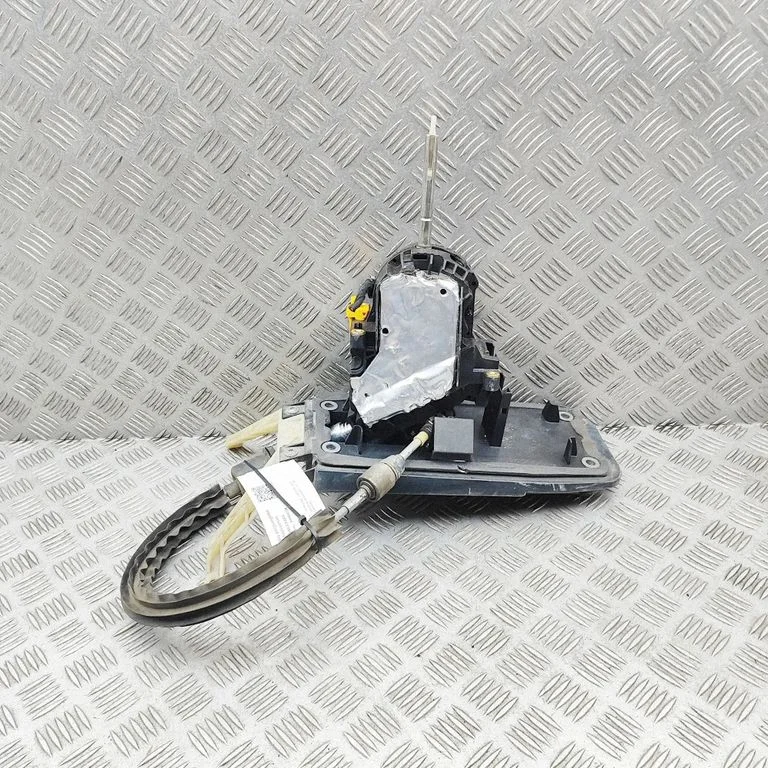 Gear selector mechanism 7P5713025AD