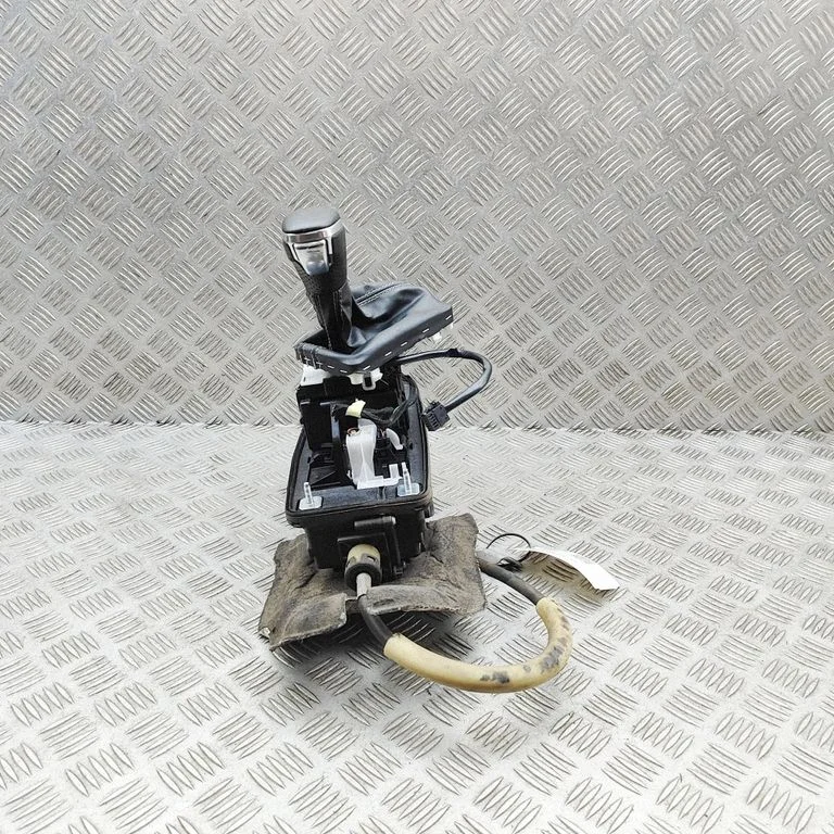 Gear selector mechanism 4G2713041BD