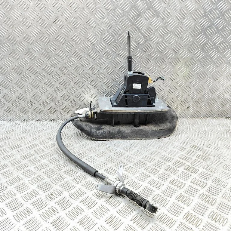 Gear selector mechanism 95B713041C