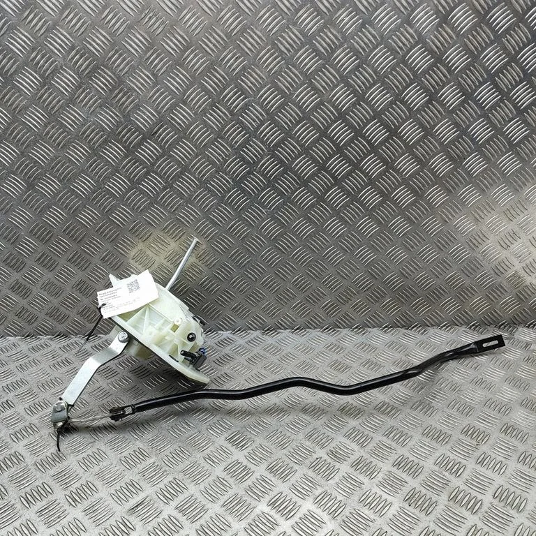 Gear selector mechanism SU00309871