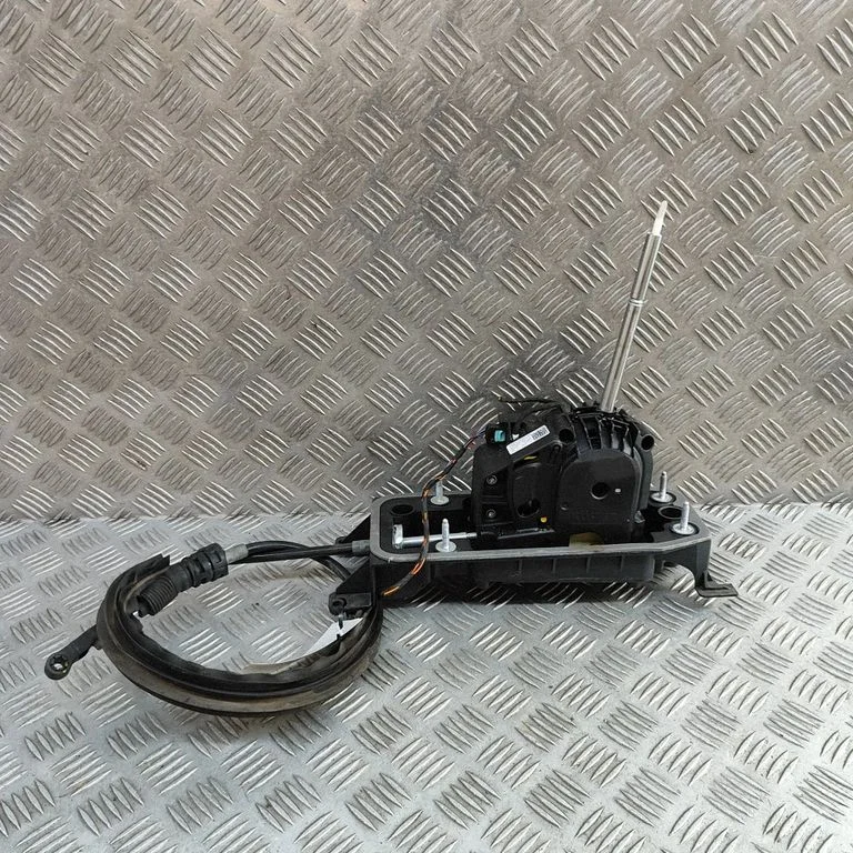 Gear selector mechanism 2Q2713023AR