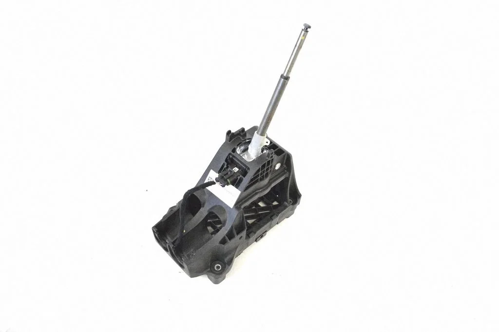 Gear selector mechanism