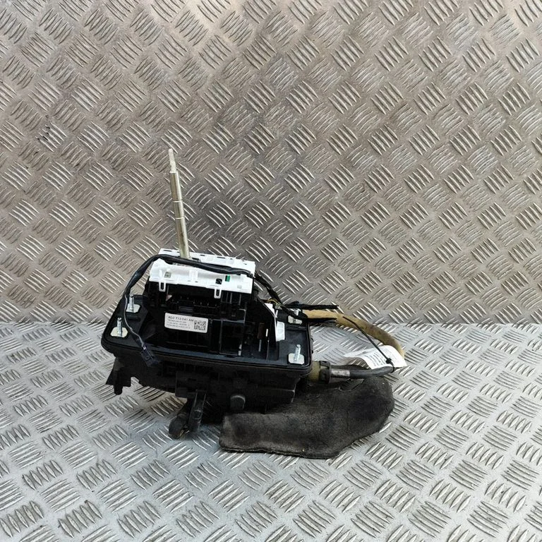 Gear selector mechanism 4G2713041AM