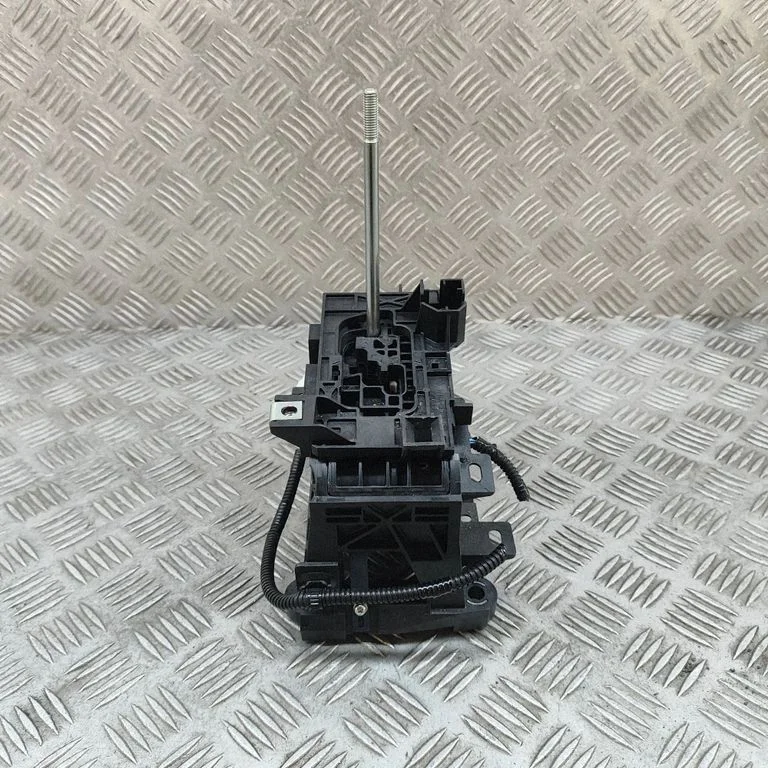 Gear selector mechanism 75M014RHD