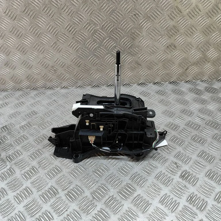 Gear selector mechanism – Lexus UX (2018-)