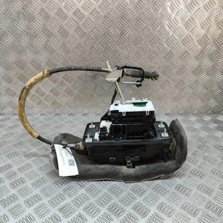 Gear selector mechanism 4G0713077