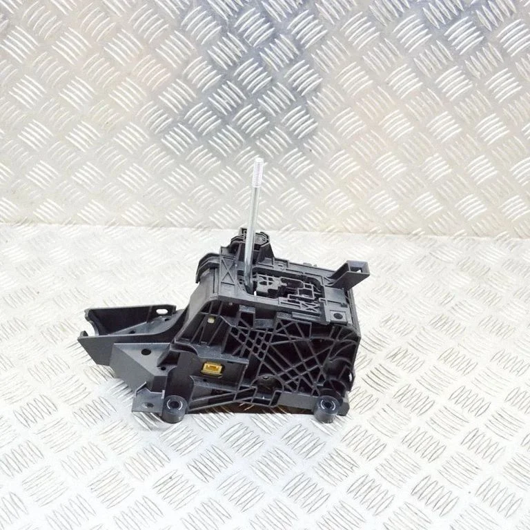 Gear selector mechanism – Lexus NX (2014-2021)