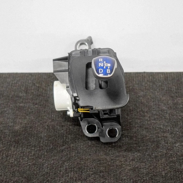 Gear selector mechanism – Toyota Prius+ (ZVW40) (2011-2018)