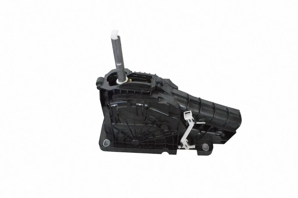 Gear selector mechanism 31437769