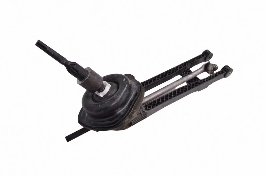 Gear selector mechanism GX737C453DD