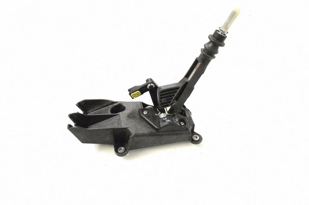 Gear selector mechanism – Nissan X-Trail T32 (2014-2021)