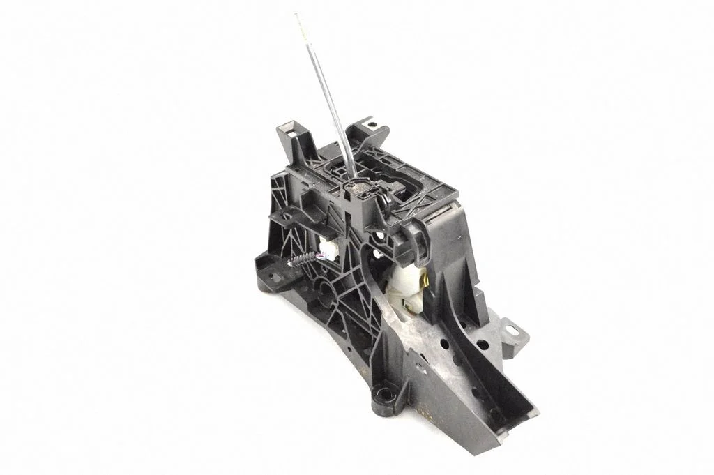 Gear selector mechanism