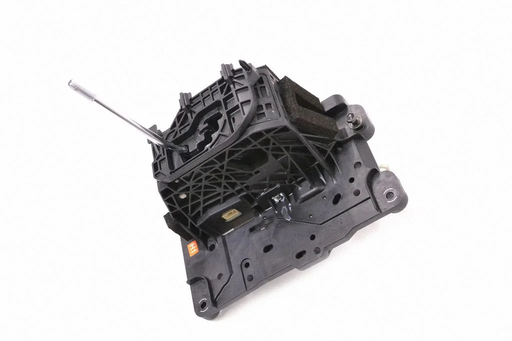 Gear selector mechanism