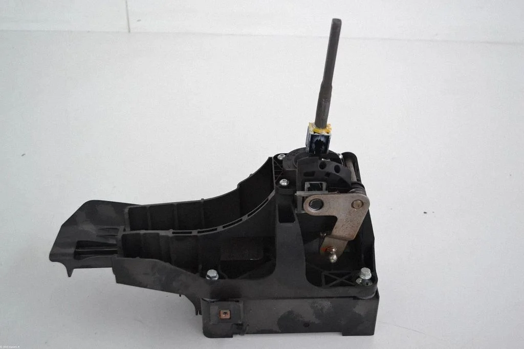 Gear selector mechanism – Opel Insignia A (2008-2017)
