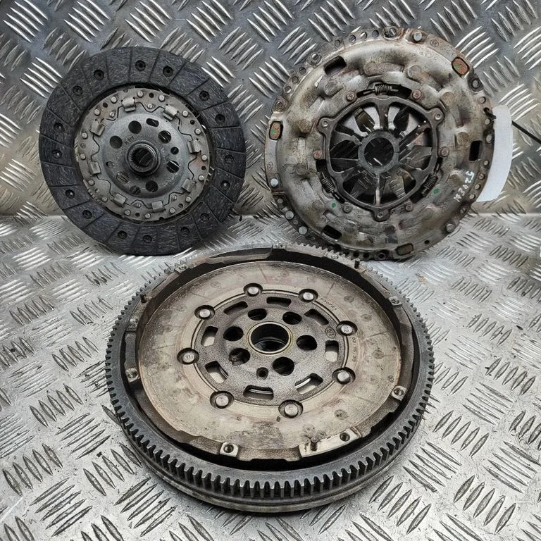 Zestaw sprzęgła 03L105264AF