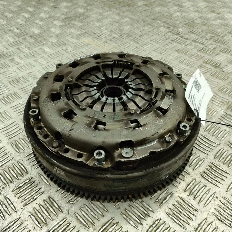 Clutch set kit – BMW 3 Series E90 E91 (2005-2012)