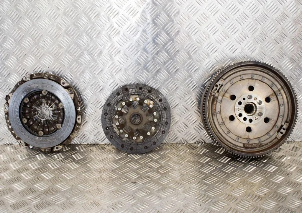 Clutch set kit – BMW 3 Series E90 E91 (2005-2012)