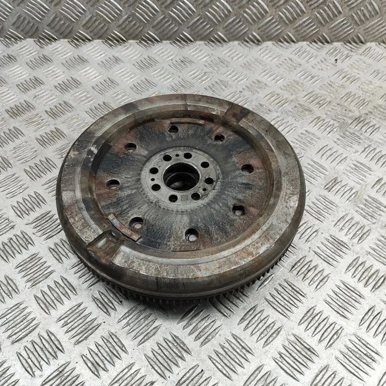 Koło zamachowe 06K105266AC