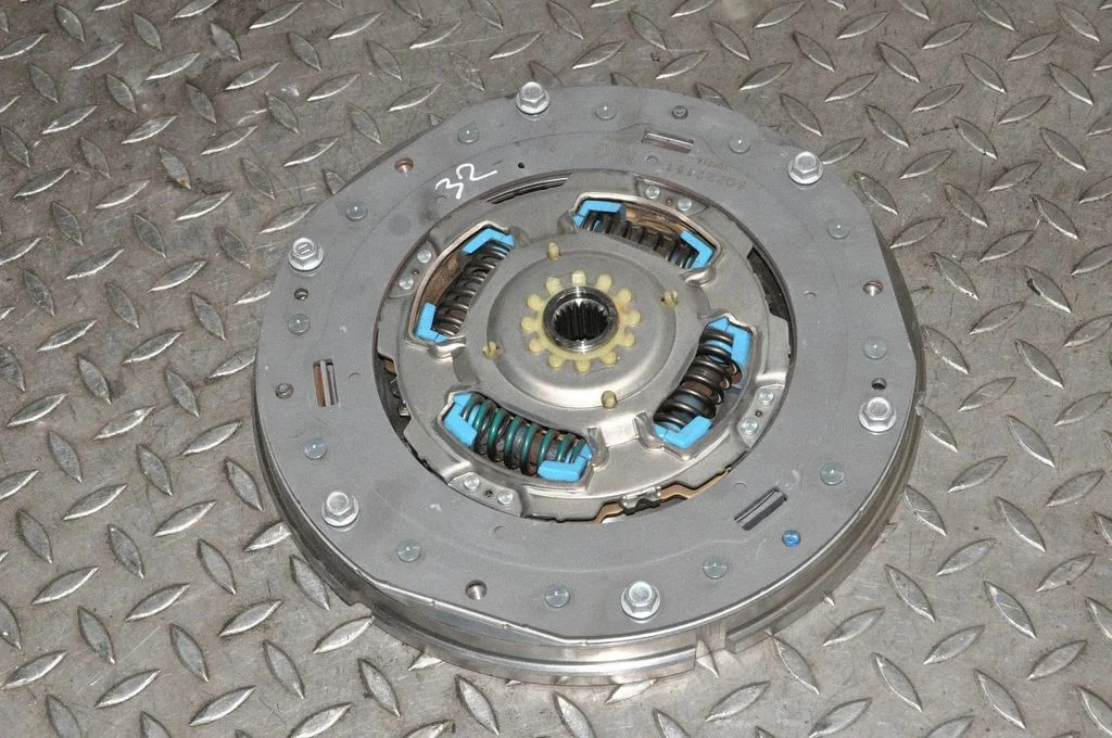 Flywheel – Lexus GS 250 350 300H 450H (2013-)