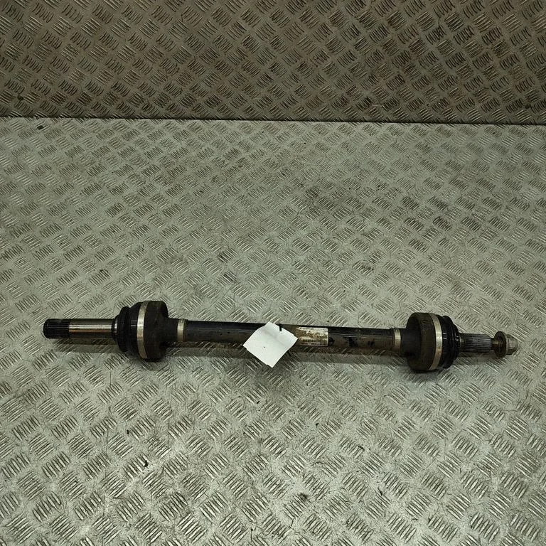 Aizmugurējā pusass 9J1501202