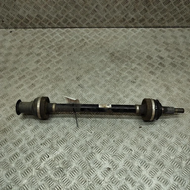 Aizmugurējā pusass 9J1501201