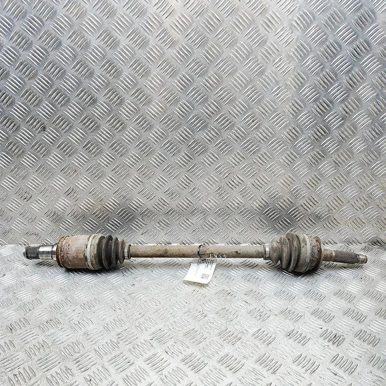 Aizmugurējā pusass SU00300792